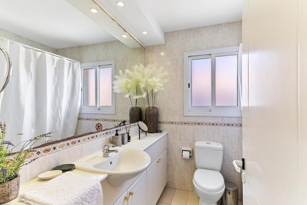Limnaria Gardens Beautiful Apartment By Vichy Paphos Exterior photo