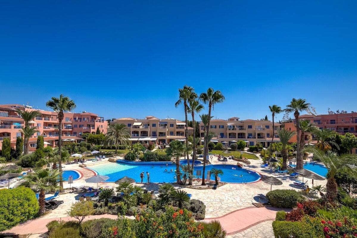 Limnaria Gardens Beautiful Apartment By Vichy Paphos Exterior photo