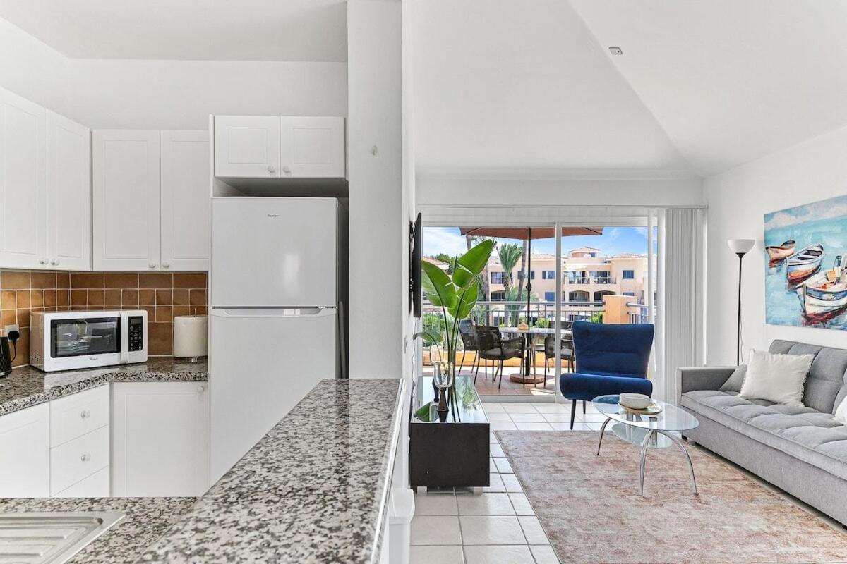 Limnaria Gardens Beautiful Apartment By Vichy Paphos Exterior photo