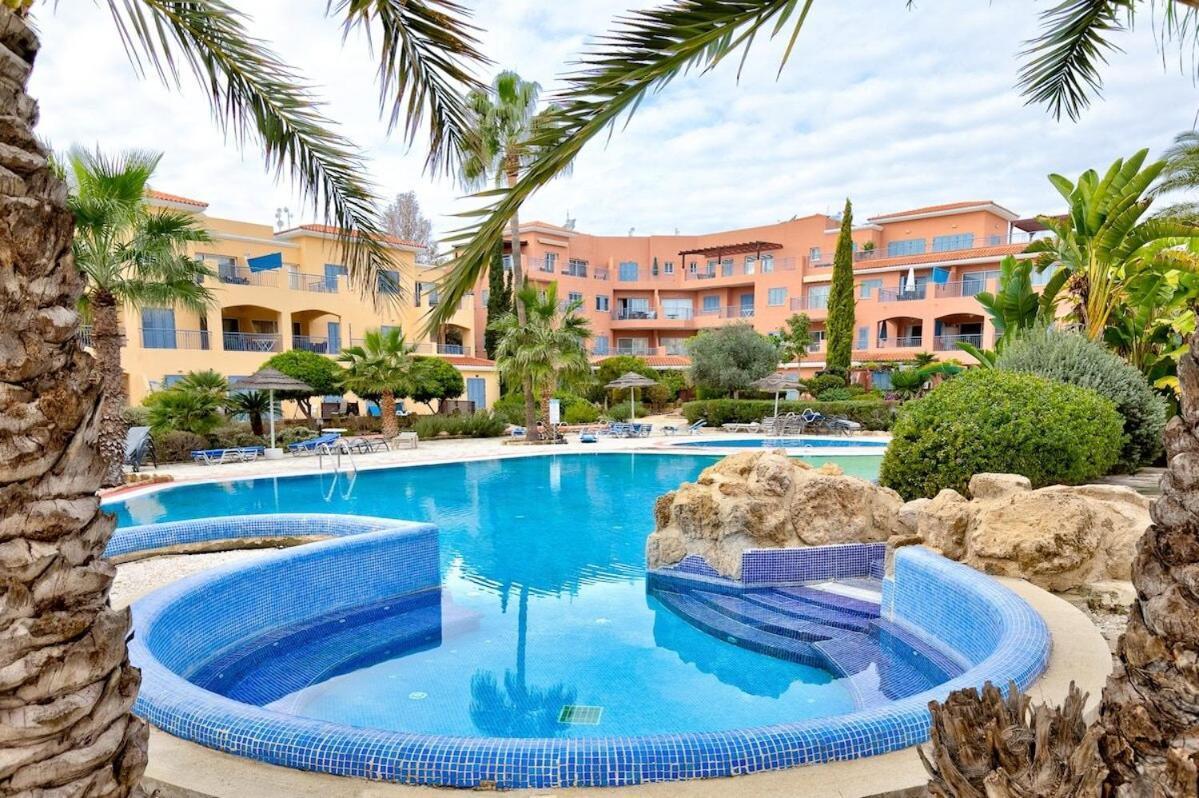 Limnaria Gardens Beautiful Apartment By Vichy Paphos Exterior photo